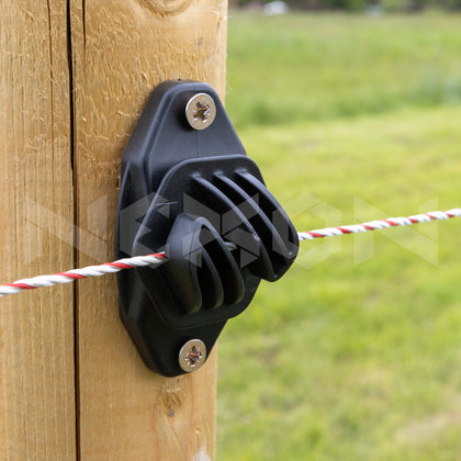 Izolator plat mai masiv pentru gard electric NEXON